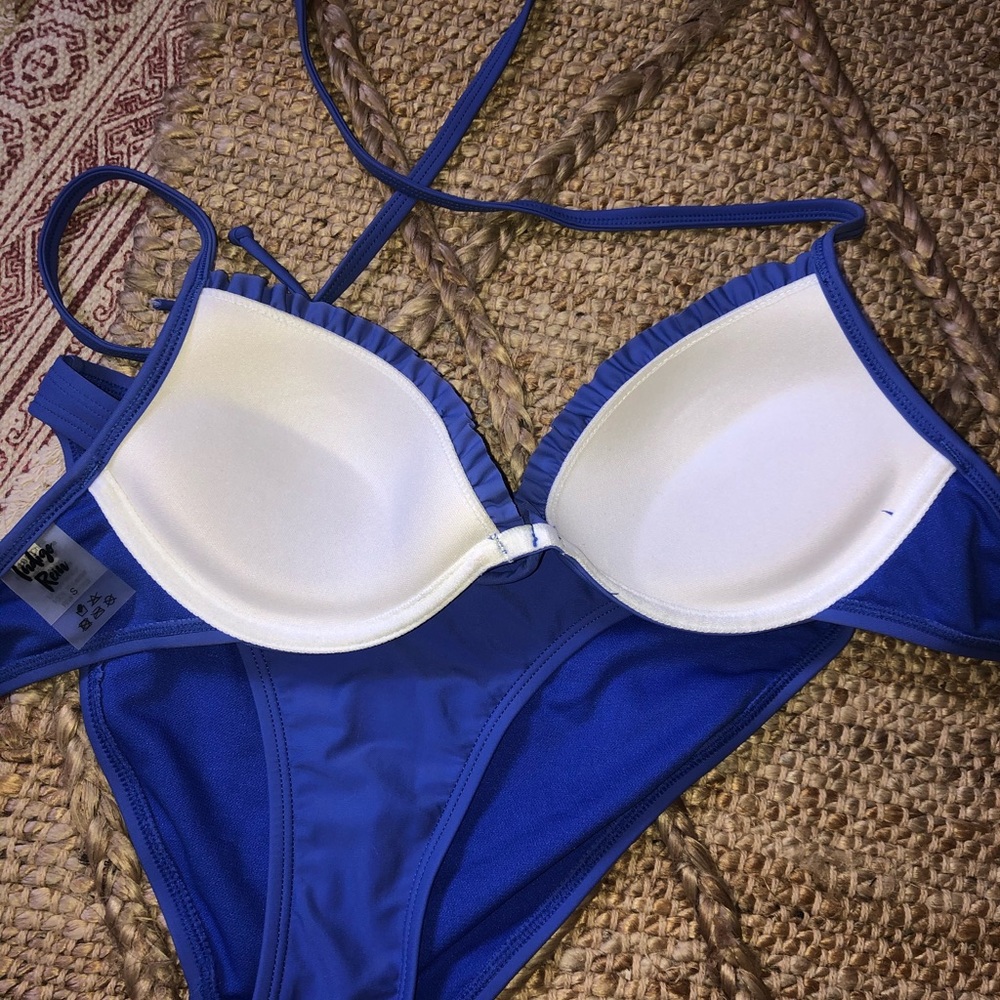 Bathing suit - Picture 2 of 3